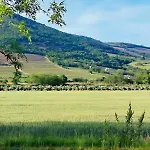 Lavender Kicsi Falu Nagy Szívvel Varázslatos Légkörrel * Golop