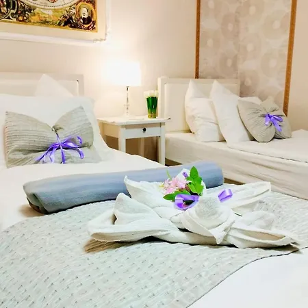 Lavender Vendeghaz Kicsi Falu Nagy Szivvel Varazslatos Legkoerrel Apartment