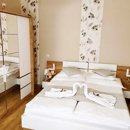 Apartment Lavender Vendeghaz Kicsi Falu Nagy Szivvel Varazslatos Legkoerrel Golop