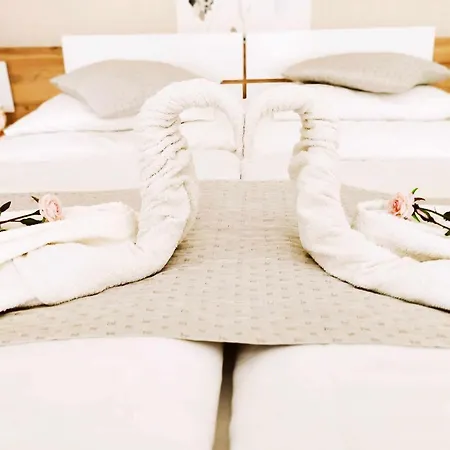 Lavender Vendeghaz Kicsi Falu Nagy Szivvel Varazslatos Legkoerrel Apartment