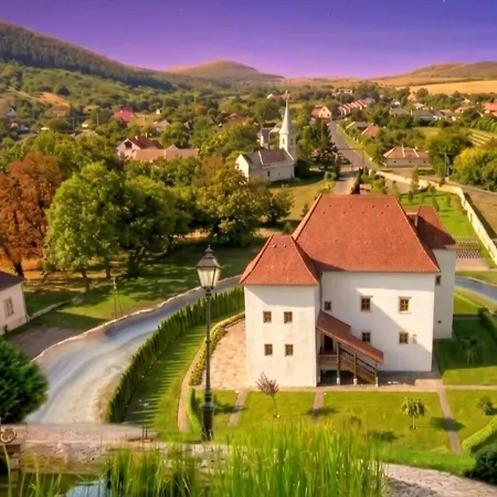Lavender Vendeghaz Kicsi Falu Nagy Szivvel Varazslatos Legkoerrel Golop